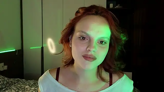 Snapshot of mollybossy chatting on June 19, 2026, 4:13 pm mollybossy online show from June 19, 2026, 4:13 pm