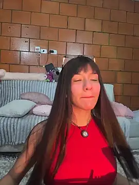 xayah cute online show from May 5, 2026, 5:32 am