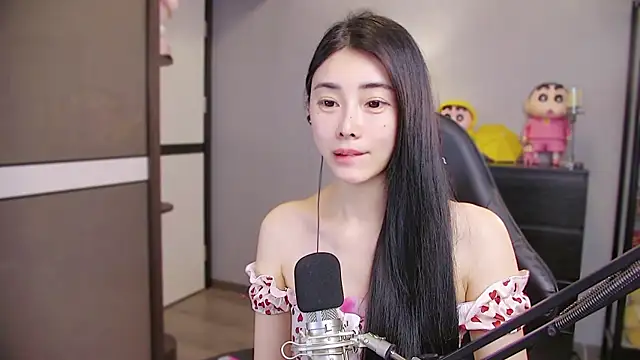XiaoYuBao- online show from April 13, 2026, 7:29 pm