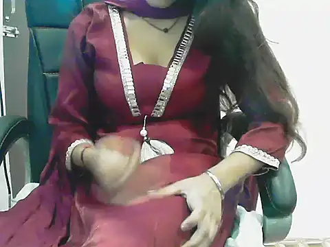 Snapshot of ragini_bby chatting on June 18, 2026, 4:33 am ragini bby online show from June 18, 2026, 4:33 am