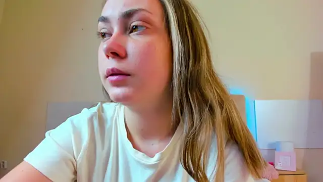 MelanieCuty online show from June 30, 2026, 6:02 am