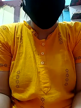 tulidas96778 online show from April 6, 2026, 2:51 am