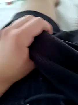 Snapshot of Elias18d chatting on April 5, 2026, 2:02 pm Elias18d online show from April 5, 2026, 2:02 pm