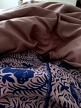 Snapshot of Elias18d chatting on April 10, 2026, 8:54 am Elias18d online show from April 10, 2026, 8:54 am