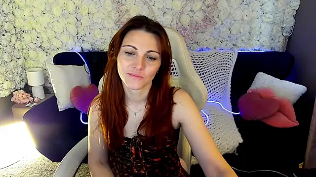 FireFoxxxxxy online show from April 12, 2026, 6:05 am