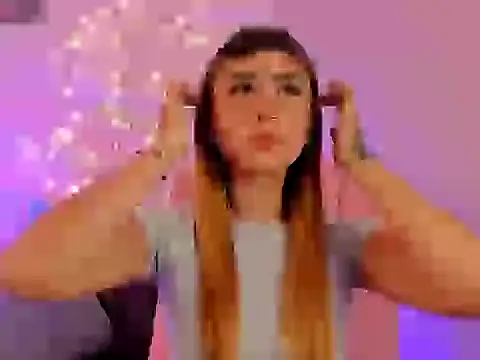 Snapshot of DannieAllen chatting on April 15, 2026, 8:42 pm DannieAllen online show from April 15, 2026, 8:42 pm