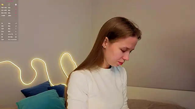 Emma dream  online show from May 2, 2026, 2:17 am