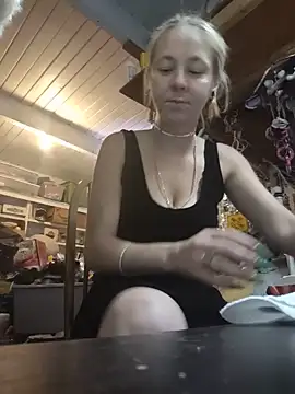 Snapshot of Ambionce chatting on August 1, 2026, 10:02 am Ambionce online show from August 1, 2026, 10:02 am