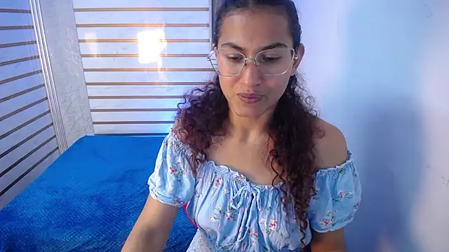 Snapshot of kiara_valmont chatting on March 14, 2026, 10:16 pm kiara valmont online show from March 14, 2026, 10:16 pm