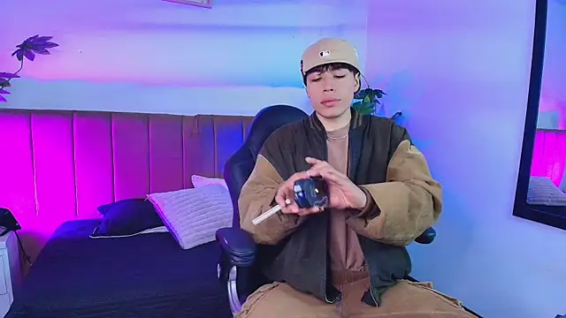 Andreew Style online show from April 25, 2026, 2:25 pm
