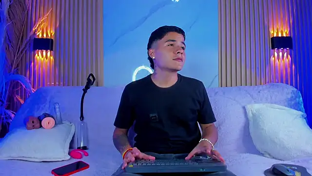 Liam Dustin online show from July 19, 2026, 8:16 pm