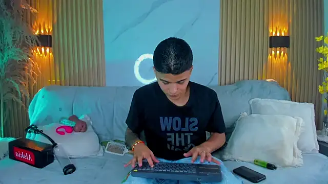 Liam Dustin online show from August 2, 2026, 7:55 pm