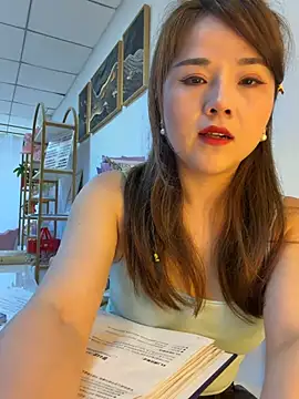 Xiaoxiao-y online show from March 17, 2026, 7:22 am