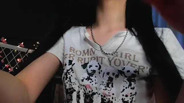 Snapshot of lizaa_breeze chatting on June 6, 2026, 4:34 pm lizaa breeze online show from June 6, 2026, 4:34 pm