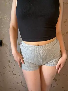 EmilyDare0 online show from May 1, 2026, 8:41 am