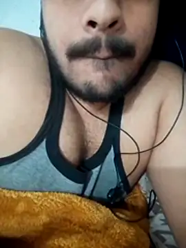 Decentlover67 online show from April 6, 2026, 3:35 pm