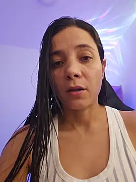 miaeyex online show from May 21, 2026, 1:19 pm