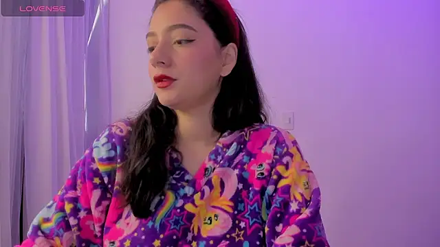 Snapshot of KittyFeet1 chatting on April 15, 2026, 5:28 pm KittyFeet1 online show from April 15, 2026, 5:28 pm