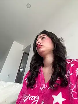 Snapshot of KittyFeet1 chatting on May 6, 2026, 6:23 pm KittyFeet1 online show from May 6, 2026, 6:23 pm