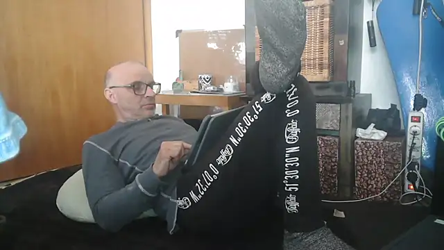 Snapshot of Thomate24 chatting on March 25, 2026, 1:32 pm Thomate24 online show from March 25, 2026, 1:32 pm