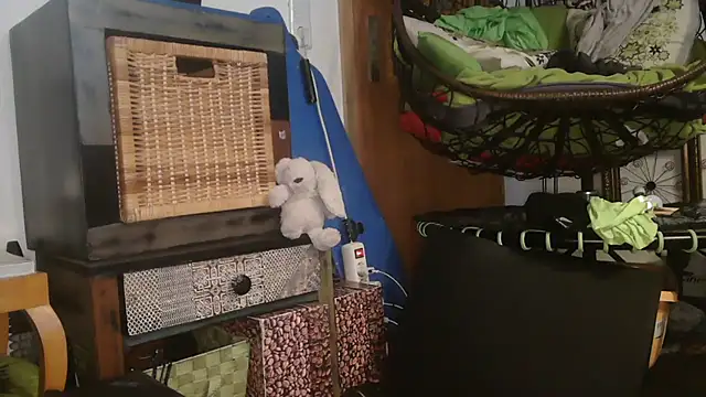 Snapshot of Thomate24 chatting on April 3, 2026, 6:53 am Thomate24 online show from April 3, 2026, 6:53 am