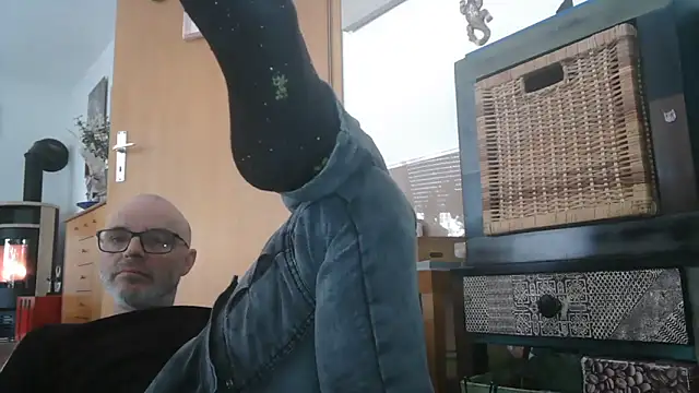 Snapshot of Thomate24 chatting on April 4, 2026, 10:00 am Thomate24 online show from April 4, 2026, 10:00 am