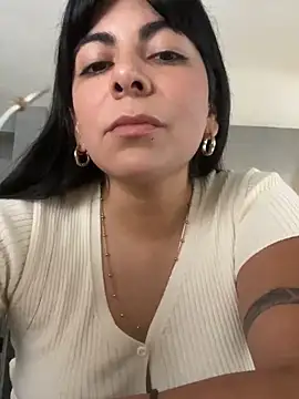 Snapshot of hey_cattt chatting on March 27, 2026, 2:51 pm hey cattt online show from March 27, 2026, 2:51 pm