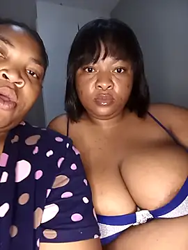 BeverlyQueen15 online show from March 25, 2026, 2:55 am