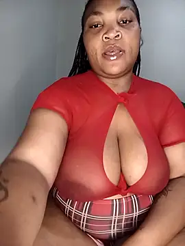 BeverlyQueen15 online show from April 19, 2026, 9:50 pm