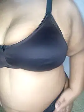 Snapshot of whitechubby07 chatting on March 22, 2026, 10:28 am whitechubby07 online show from March 22, 2026, 10:28 am