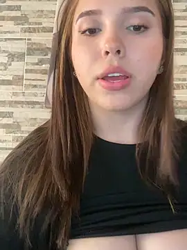 Snapshot of lunacandy_0 chatting on April 7, 2026, 9:05 pm lunacandy 0 online show from April 7, 2026, 9:05 pm