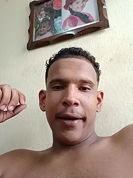 Snapshot of Ron_0101 chatting on July 10, 2026, 2:39 pm Ron 0101 online show from July 10, 2026, 2:39 pm