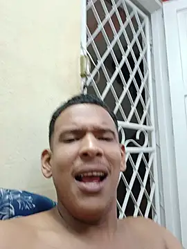 Snapshot of Ron_0101 chatting on August 6, 2026, 2:50 am Ron 0101 online show from August 6, 2026, 2:50 am