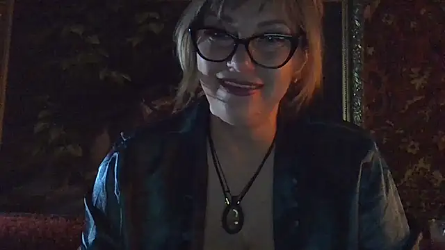 Lia Rayss online show from May 10, 2026, 7:05 pm