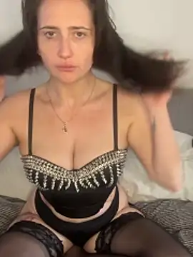 Snapshot of Siren__xxx chatting on June 7, 2026, 2:33 pm Siren xxx online show from June 7, 2026, 2:33 pm