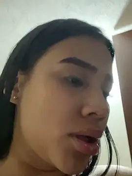 Snapshot of AlisonBeltran1 chatting on April 23, 2026, 5:58 am AlisonBeltran1 online show from April 23, 2026, 5:58 am