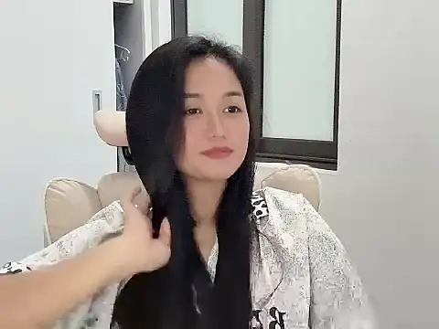 AmyLinee 1 online show from May 6, 2026, 6:06 am