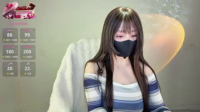 yueyue-7777 online show from April 12, 2026, 12:19 pm