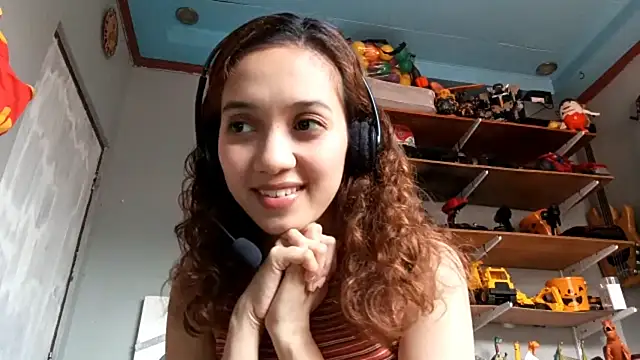 OlimpiaChapdelaine online show from March 22, 2026, 2:37 am