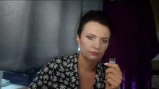 Snapshot of HotMamaQueen234 chatting on July 30, 2026, 11:42 am HotMamaQueen234 online show from July 30, 2026, 11:42 am