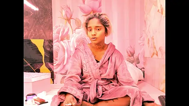 Snapshot of indian_barbie chatting on May 8, 2026, 5:50 pm indian barbie online show from May 8, 2026, 5:50 pm
