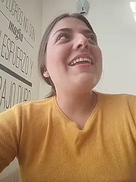 EmiilyStonee online show from May 13, 2026, 12:23 pm