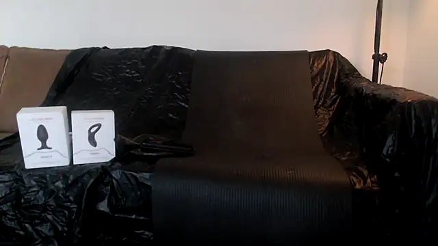 latexslaveboy online show from June 23, 2026, 7:45 pm