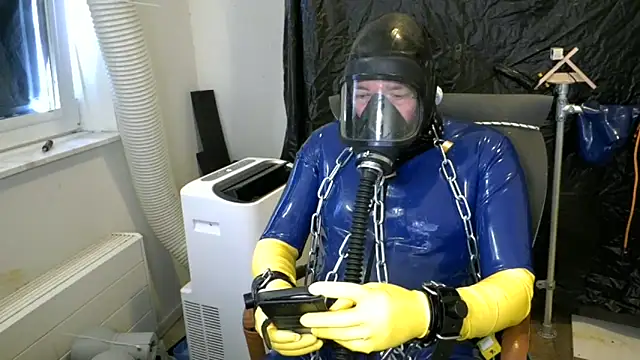 latexslaveboy online show from June 1, 2026, 8:03 am