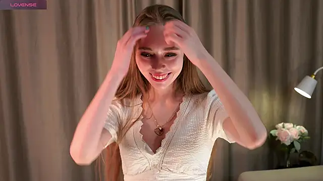 Snapshot of HermaFrain chatting on May 10, 2026, 8:22 pm HermaFrain online show from May 10, 2026, 8:22 pm