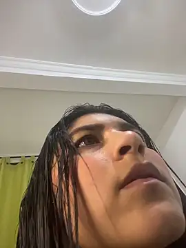 Snapshot of Mia_rouseee chatting on March 20, 2026, 11:28 pm Mia rouseee online show from March 20, 2026, 11:28 pm