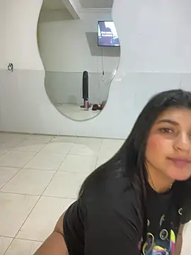 Snapshot of Mia_rouseee chatting on March 27, 2026, 10:43 pm Mia rouseee online show from March 27, 2026, 10:43 pm