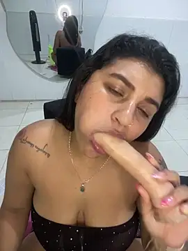 Snapshot of Mia_rouseee chatting on April 7, 2026, 12:34 am Mia rouseee online show from April 7, 2026, 12:34 am