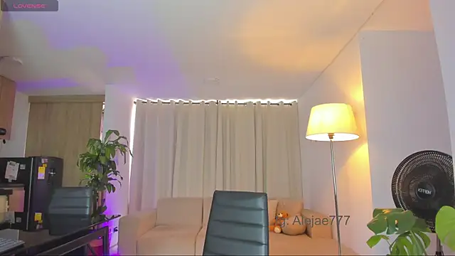 Snapshot of Aleja_evangeline chatting on July 7, 2026, 7:50 pm Aleja evangeline online show from July 7, 2026, 7:50 pm