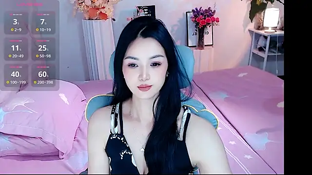 Evelyn-007 online show from April 23, 2026, 12:29 pm